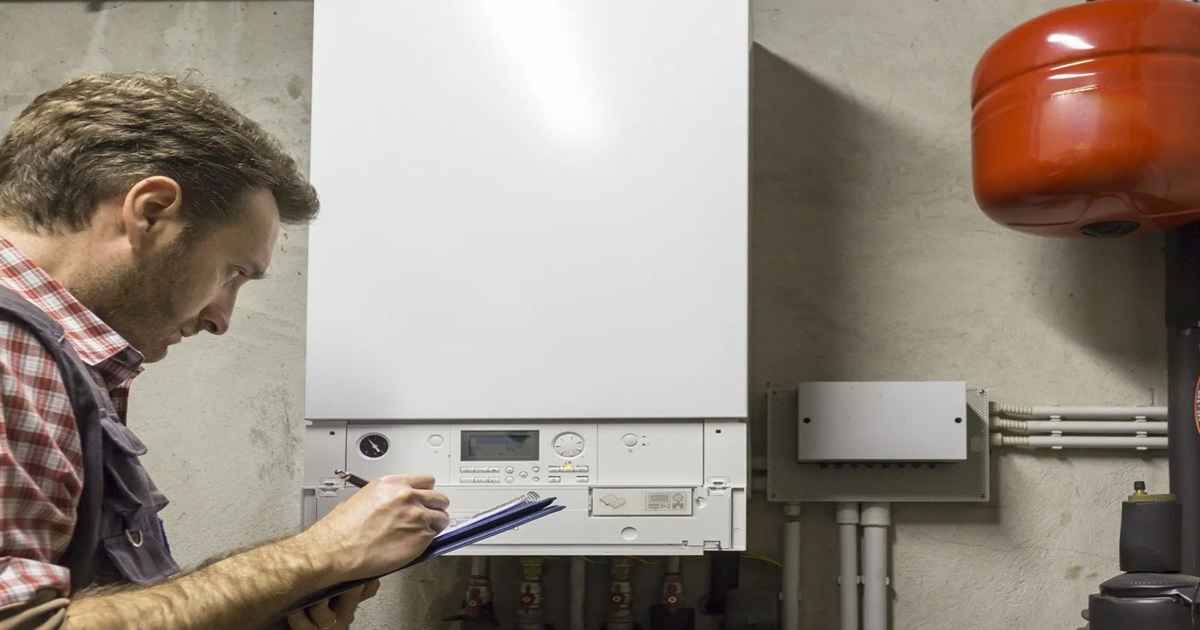 نصب نادرست یا انسداد دودکش پکیج، یکی دیگر از علت انفجاری روشن شدن پکیج است.