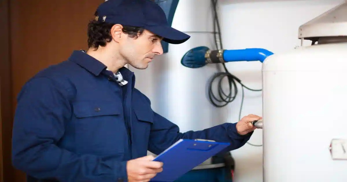 لولهکشی و ظاهر، از دیگر فرق آبگرمکن دیواری با ایستاده است.